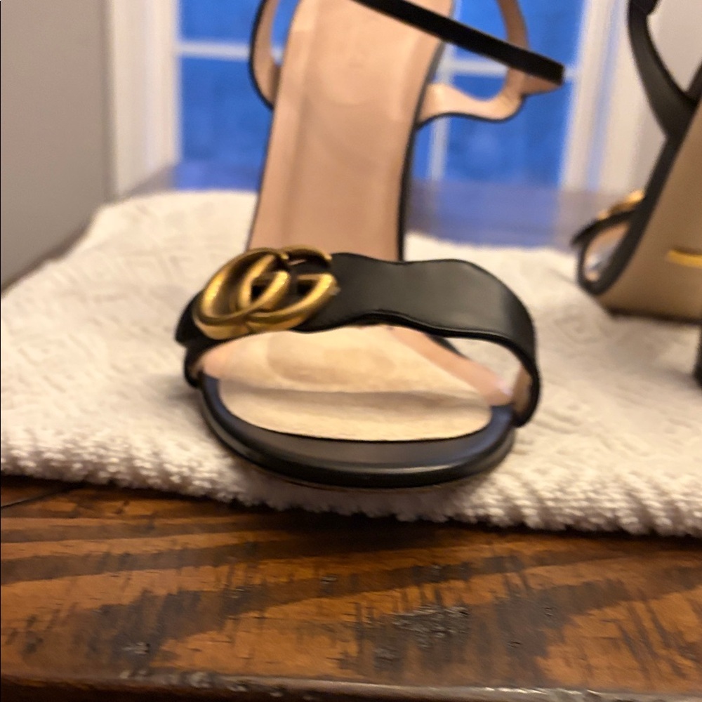 Gucci Black and Gold Heeled Sandals - Picture 6 of 7